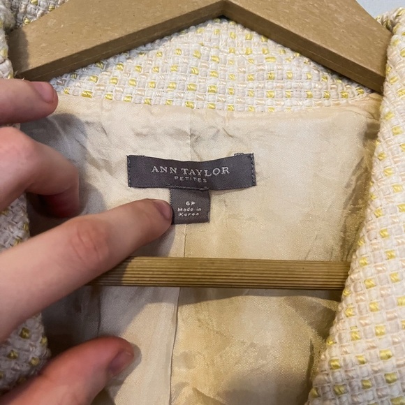 Ann Taylor Yellow Tweed Buttoned Blazer Jacket - Women’s 6 Petite - Picture 4 of 6